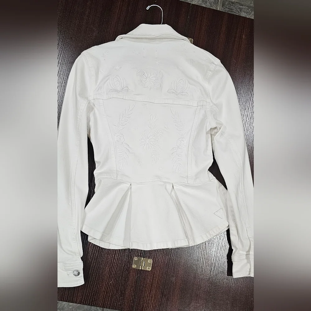 COPY - Women optic white "Guess" peplum denim jacket with floral applique on th… - Picture 2 of 6